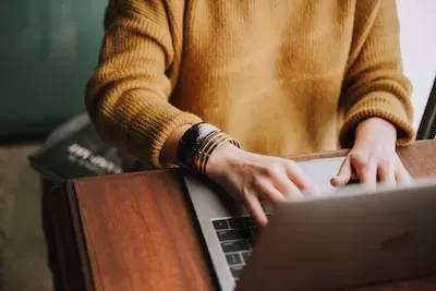 Captivate-your-Cyber-Crowd-Unleashing-Techniques-for-Unrivaled-Online-Engagement-1.webp