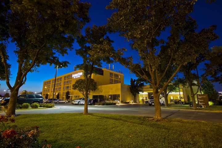 DoubleTree by Hilton Hotel Wichita Airport
