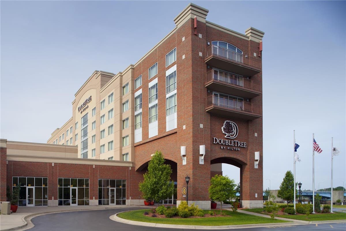 DoubleTree by Hilton Hotel Bay City - Riverfront