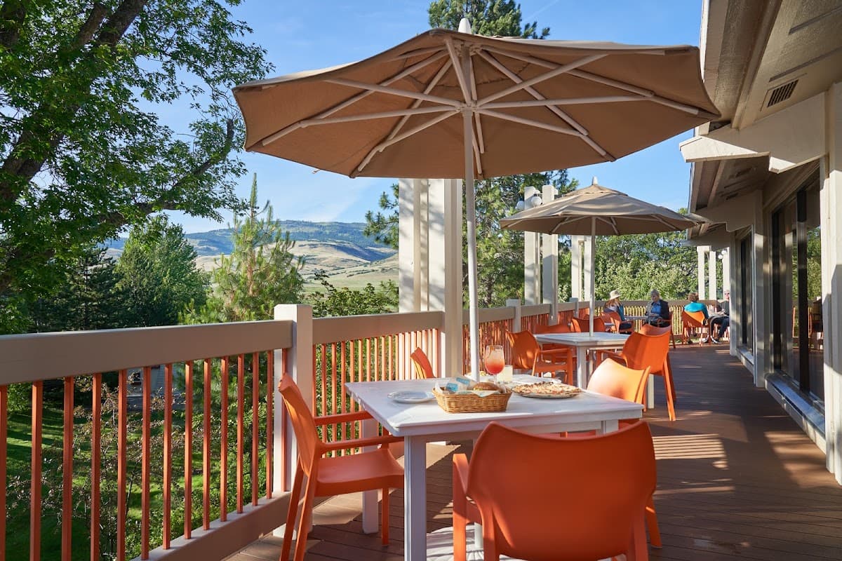Ashland Hills Hotel & Suites and Convention Center
