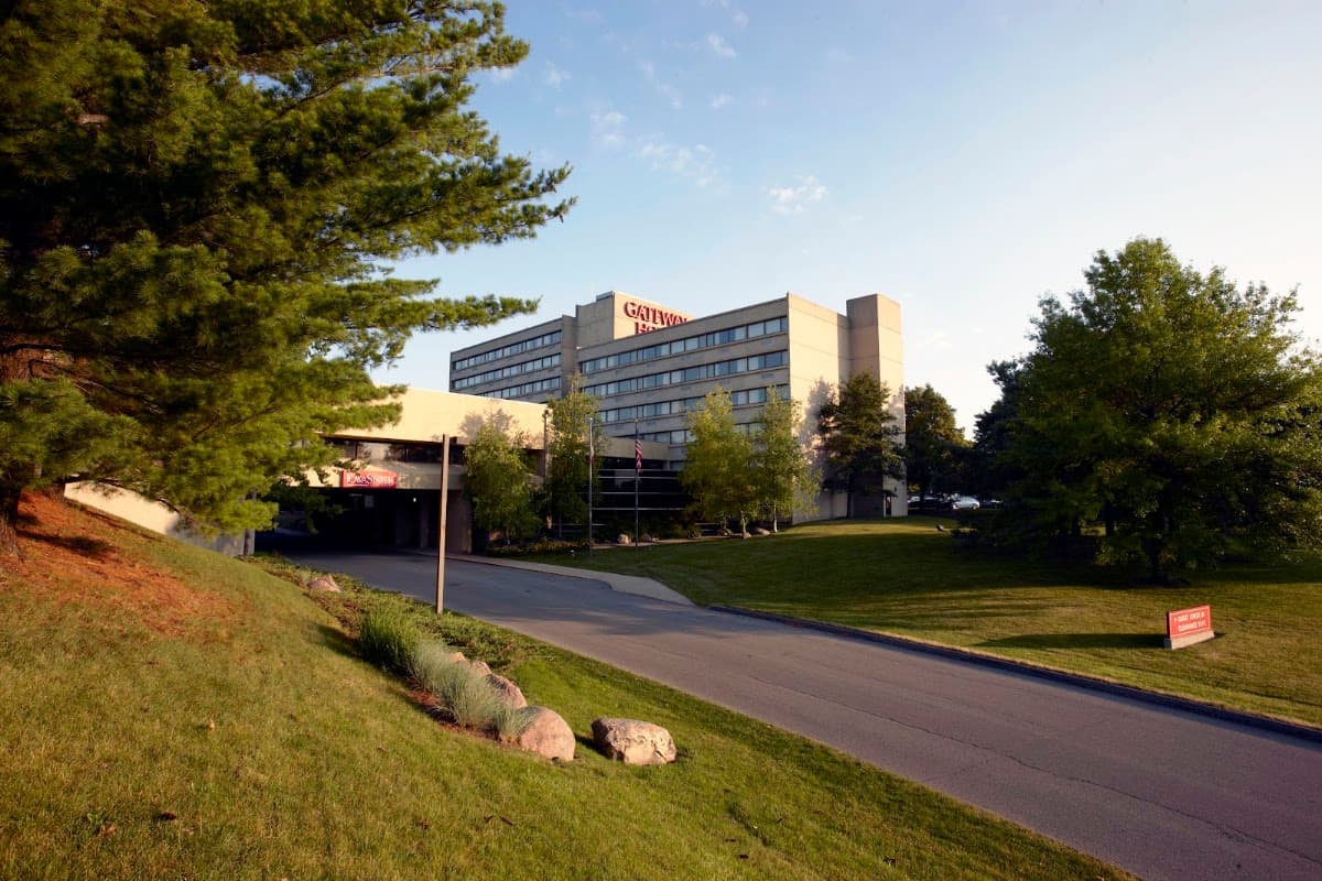 Gateway Hotel & Conference Center