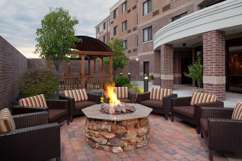 Courtyard Columbia